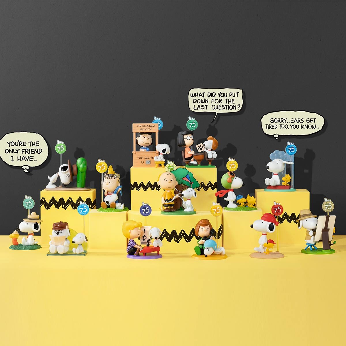 Peanuts 75th Anniversary | Snoopy Comic Life Series Figures - POP