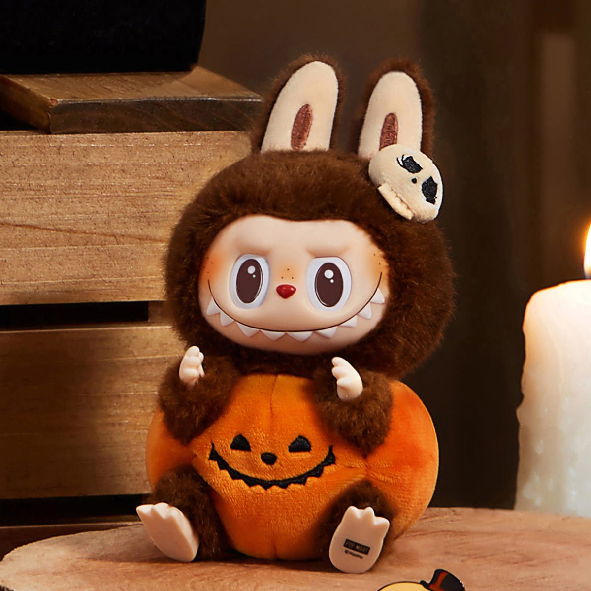 POPMART LABUBU ハロウィン ぬいぐるみペンダント Happy Halloween Party Series-Sitting Pumpkin Vinyl Plush Pendant